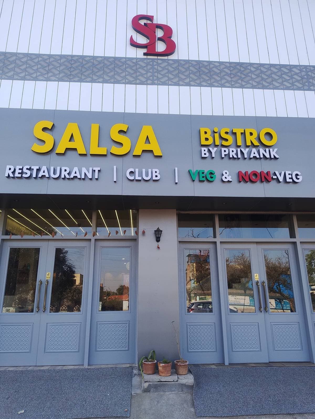 Salsa Bistro